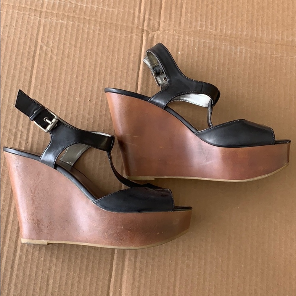 Guess wedges